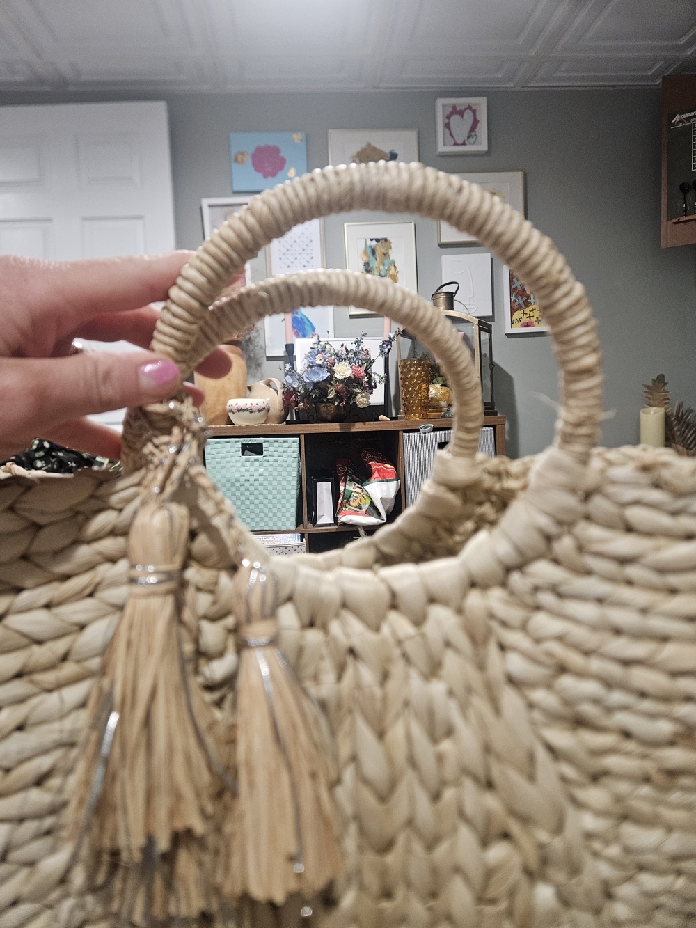 Bujibaja Woven Corn Husk & Raffia Tote Bag – Natural Straw - Picture 12 of 15